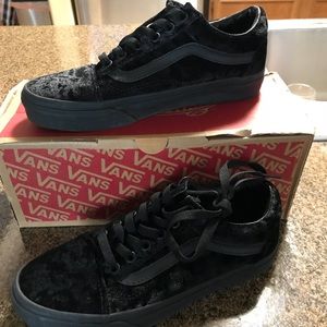 Vans old skool black velvet shoe